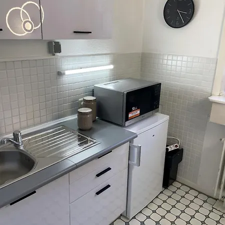 Komfortapartment Mit Kingsize-bett Zentral & Ruhig Lägenhet